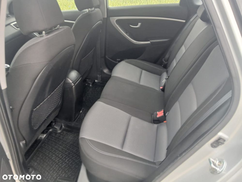 Hyundai i30 1.6 Comfort - 23