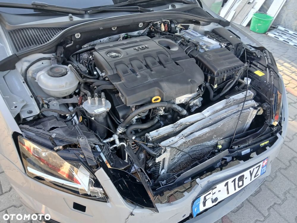 Skoda Octavia 2.0 TDI 4x4 DSG RS - 27