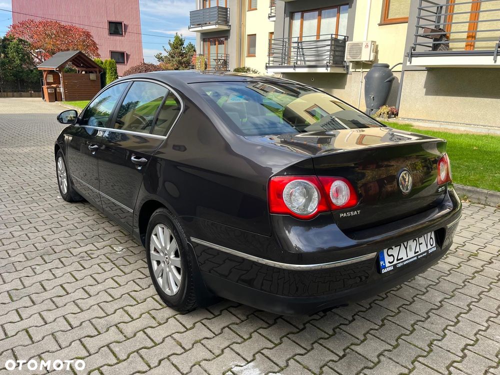 Volkswagen Passat - 4