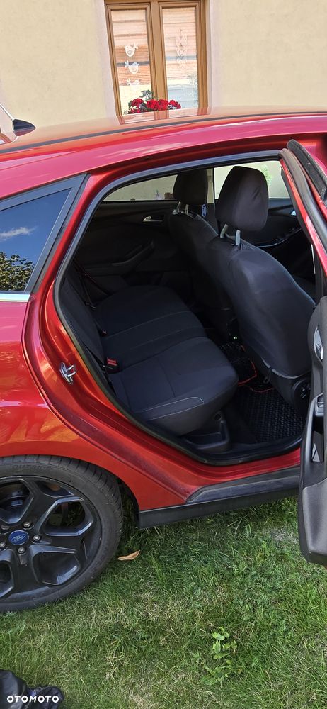 Ford Focus 1.6 EcoBoost Trend - 12