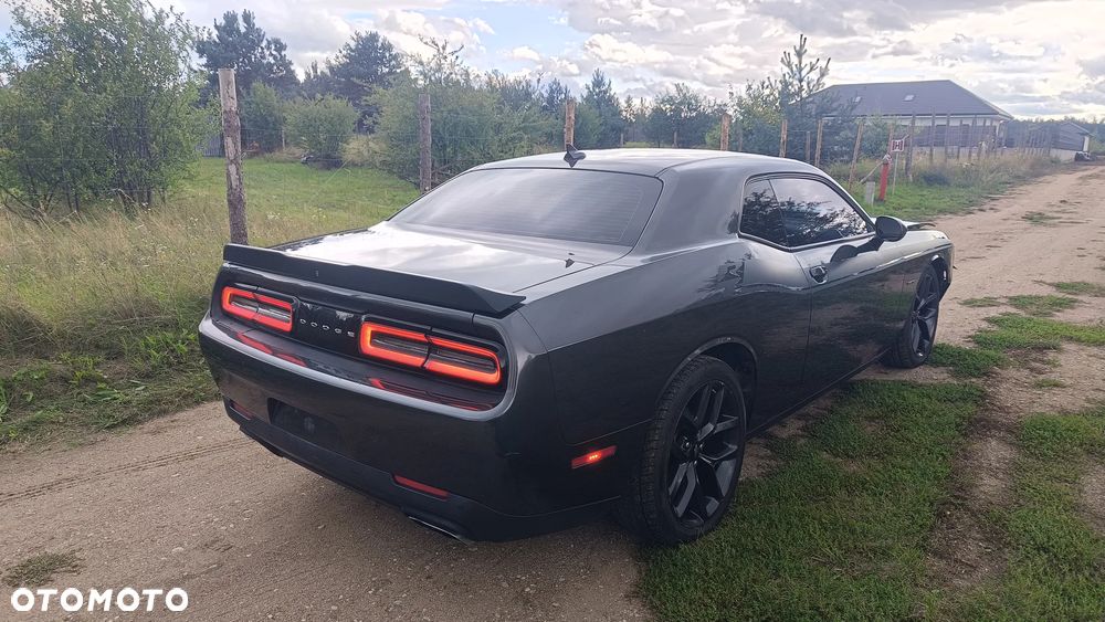 Dodge Challenger 5.7 R/T - 12