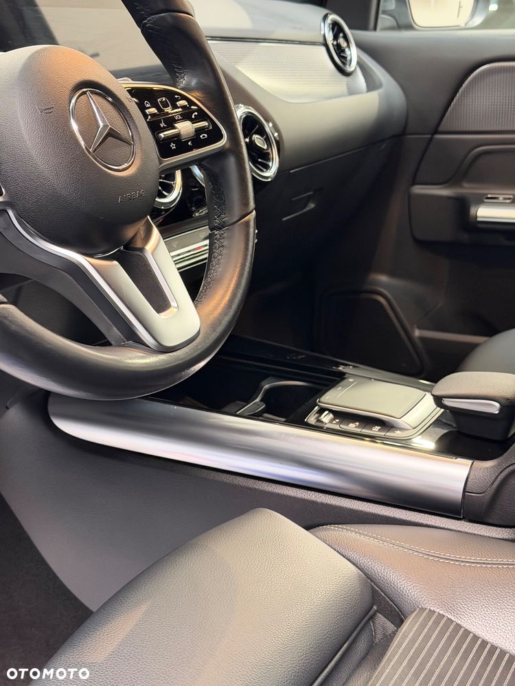 Mercedes-Benz GLA 180 Progressive - 5