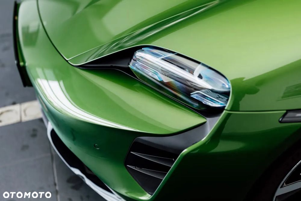 Porsche Taycan Turbo - 26