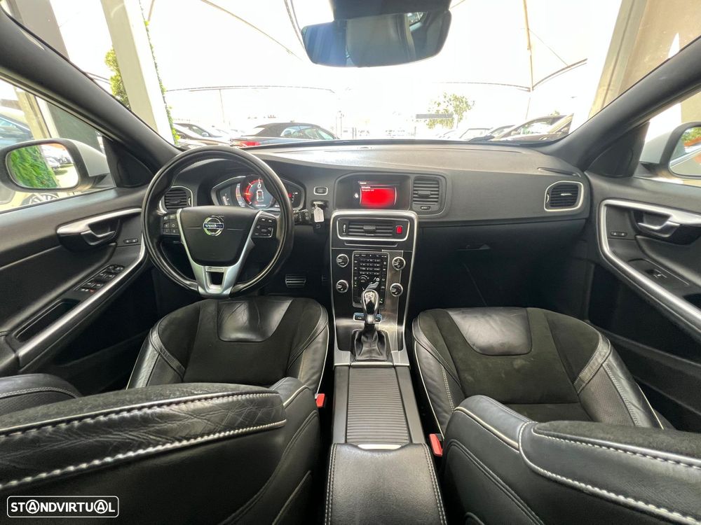 Volvo V60 2.4 D6 R-Design Sum.AWD Phev - 10