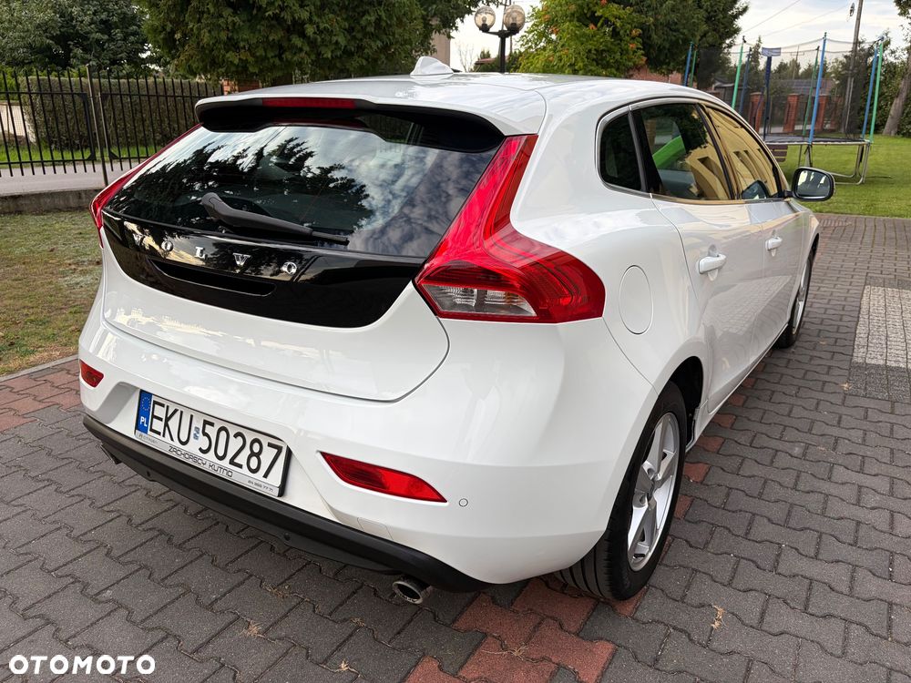 Volvo V40 D3 Momentum - 9