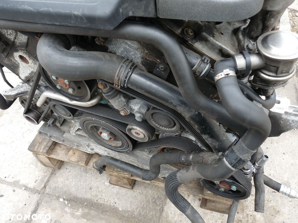 Silnik na częsci 6.0 V12  BHT AUDI A8 D3 - 7