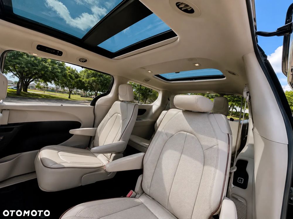 Chrysler Pacifica - 19
