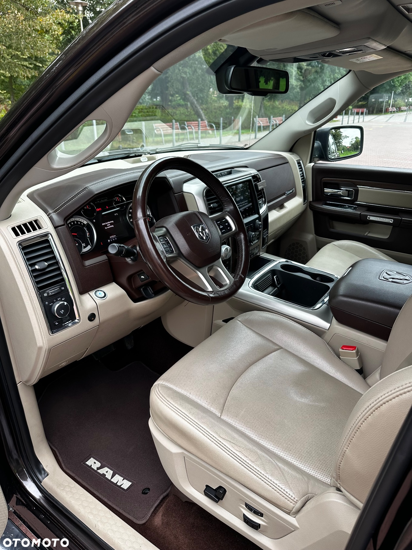 Dodge RAM 1500 5.7 4x4 - 12