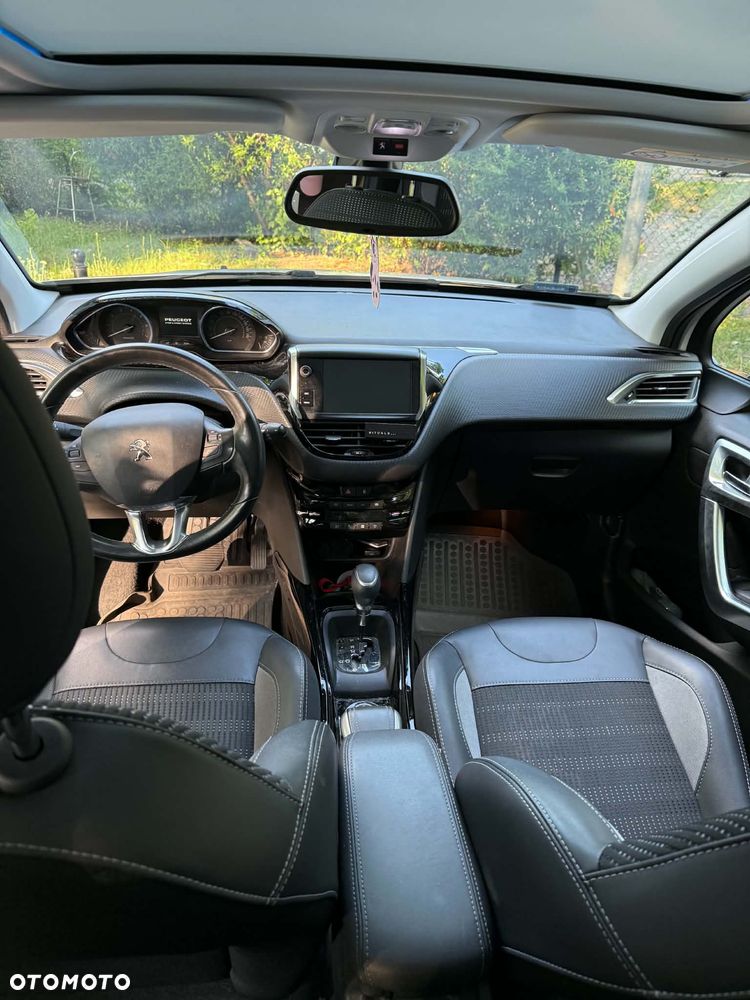 Peugeot 2008 1.2 Pure Tech Allure S&S EAT6 - 8