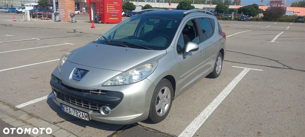 Peugeot 207 - 1