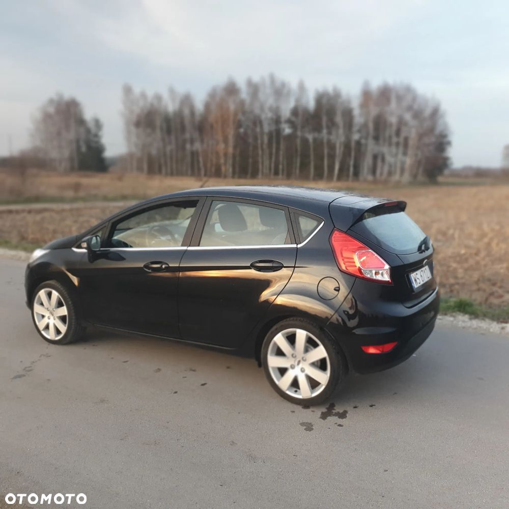 Ford Fiesta 1.25 Ghia - 10