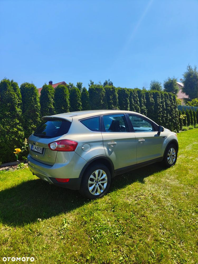 Ford Kuga 2.0 TDCi Titanium FWD - 11