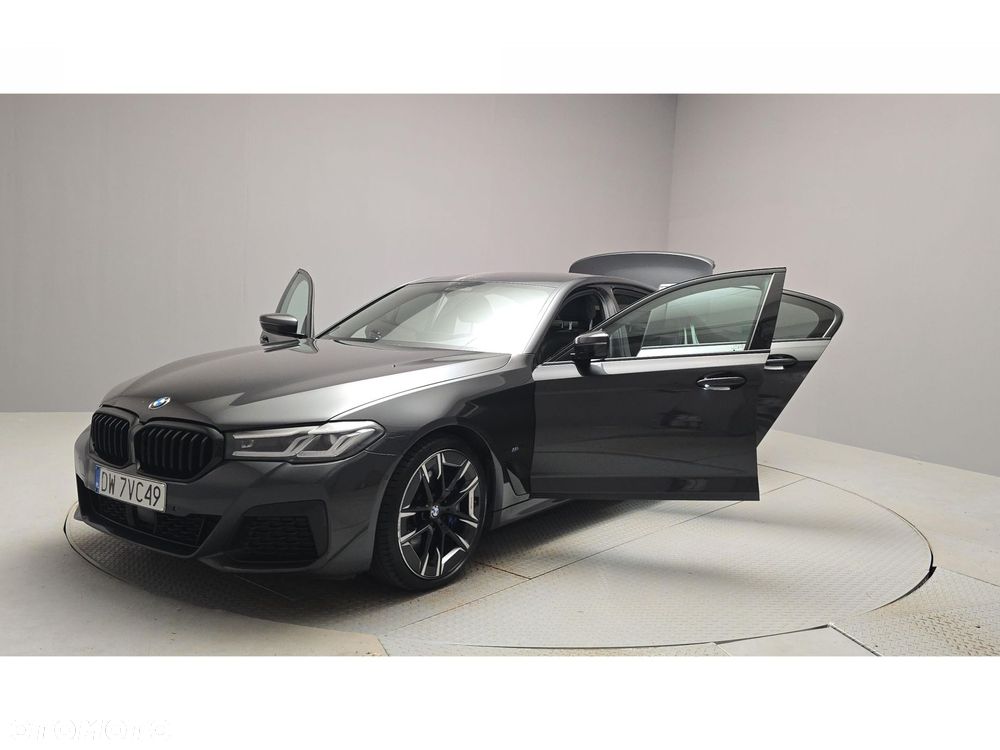 BMW Seria 5 530d xDrive mHEV M Sport sport - 9