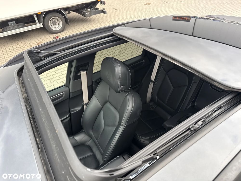 Porsche Macan T - 28