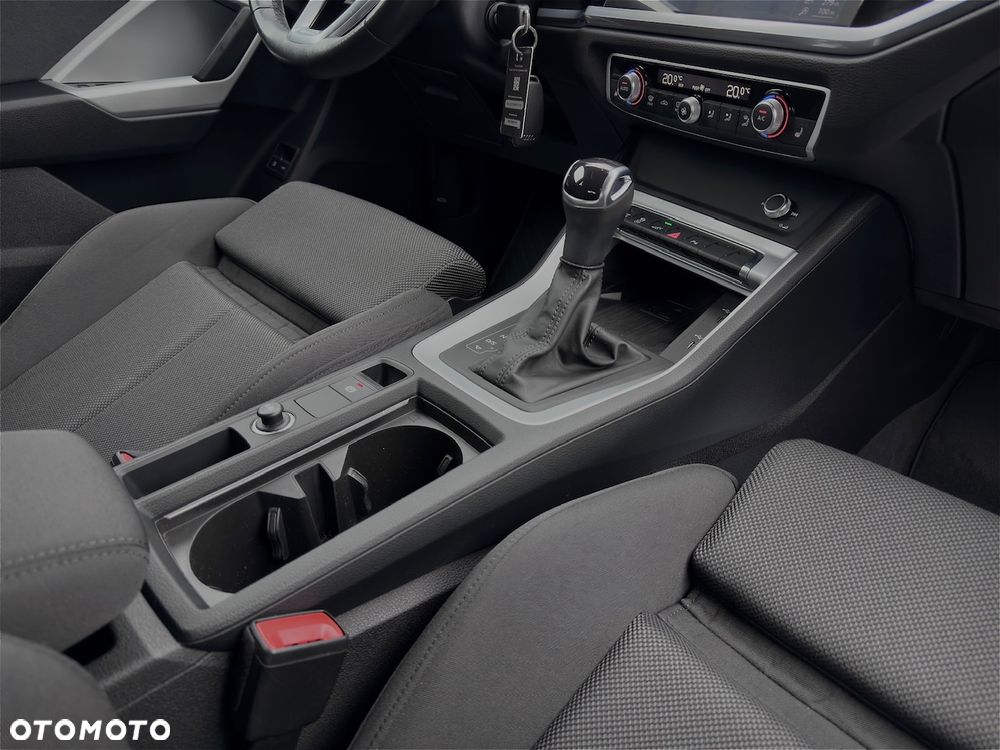 Audi Q3 45 TFSIe S tronic - 27