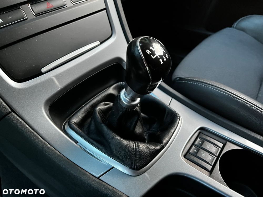 Ford Mondeo 2.0 TDCi Champions Edition - 36