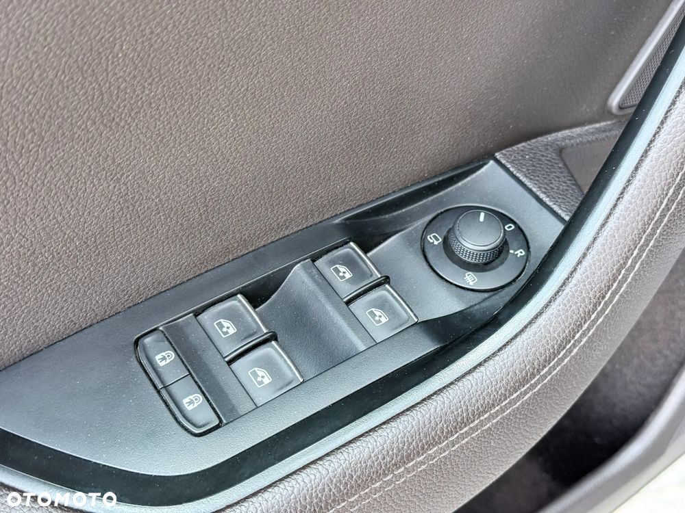 Skoda Superb 2.0 TSI L&K DSG - 30