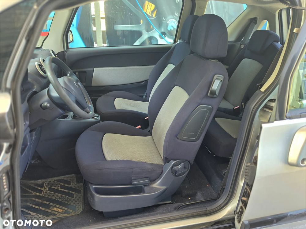 Peugeot 1007 - 5