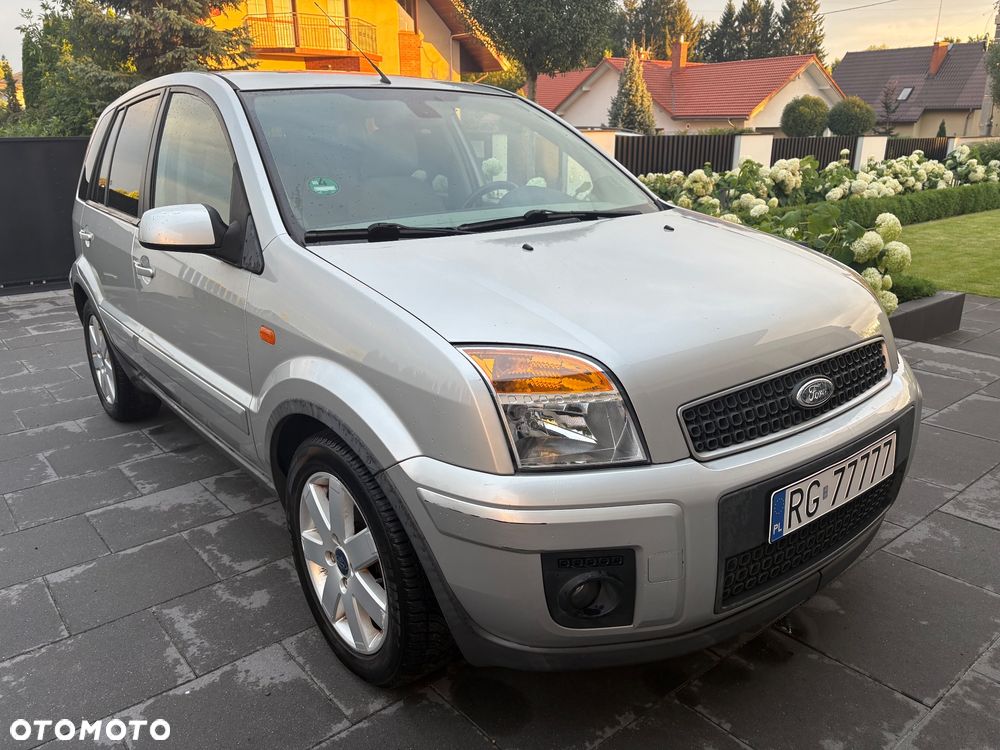 Ford Fusion - 7