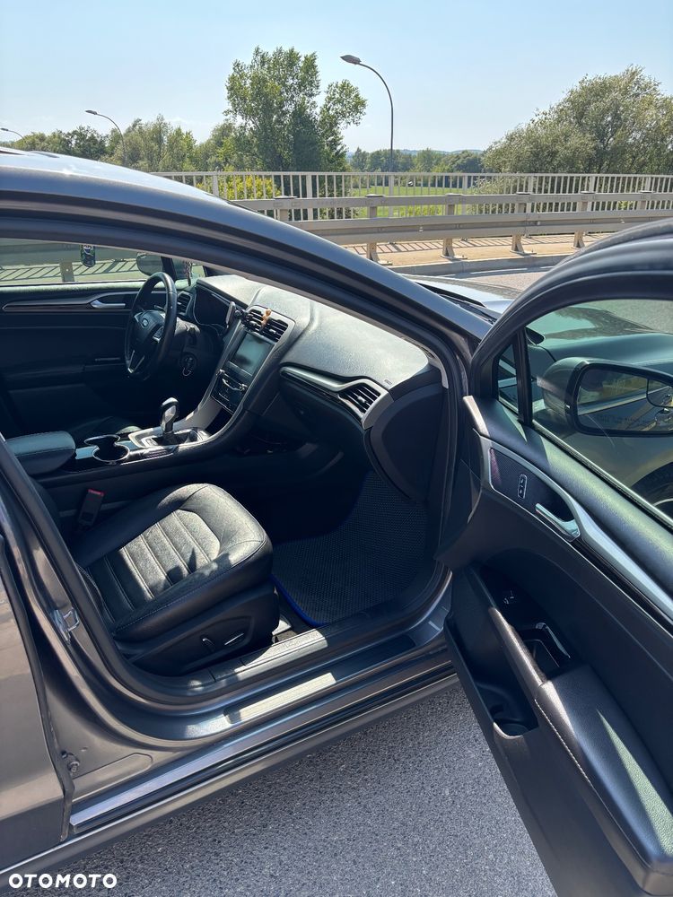 Ford Fusion - 14