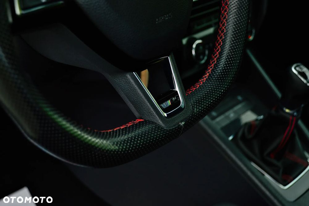 Skoda Octavia 2.0 TSI RS - 27