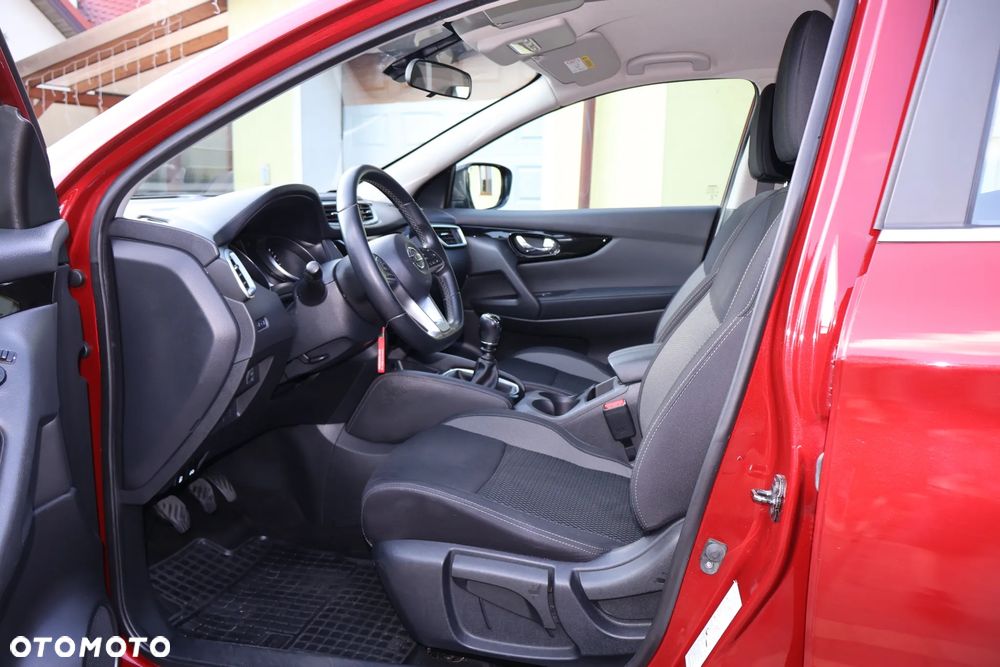 Nissan Qashqai 1.3 DIG-T N-Connecta - 32