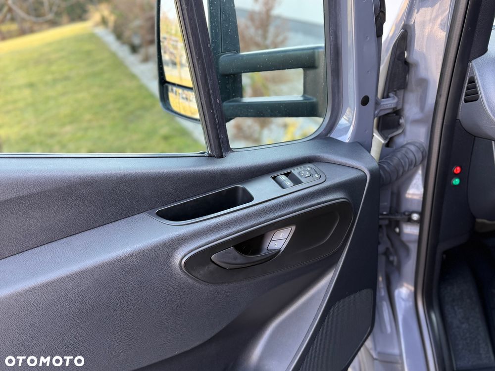 Mercedes-Benz SPRINTER - 26