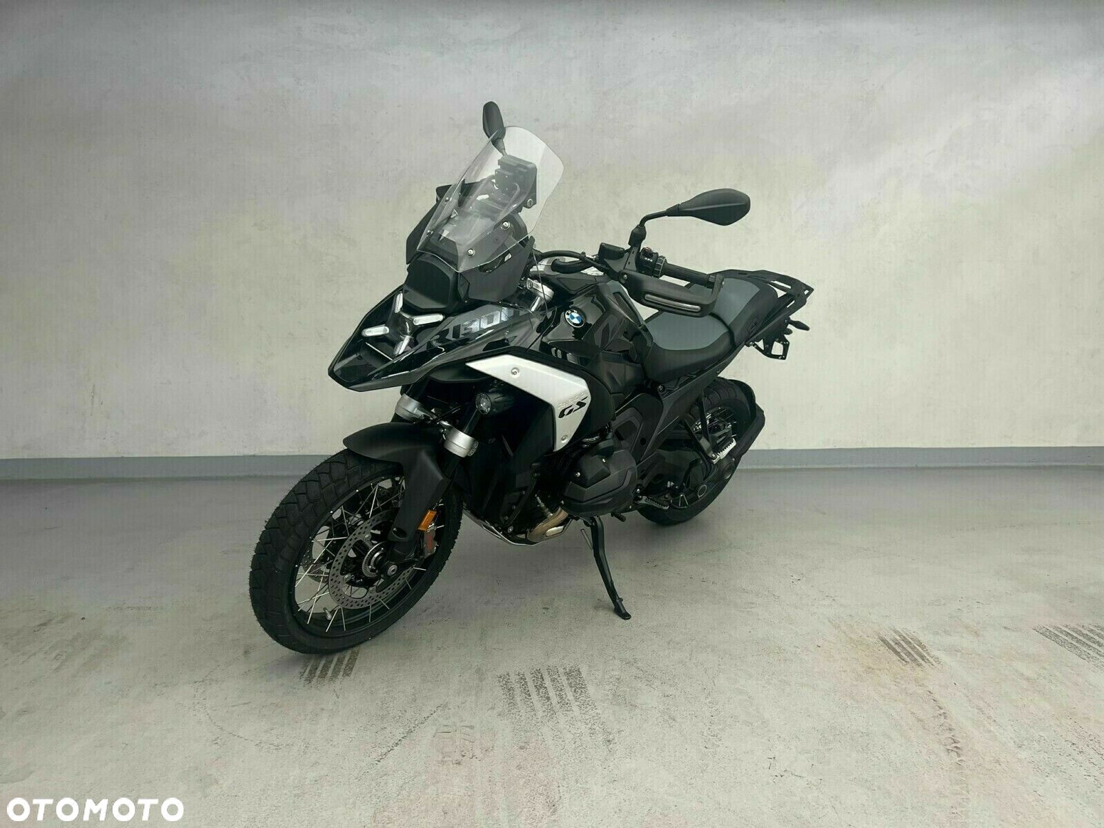 BMW R - 1