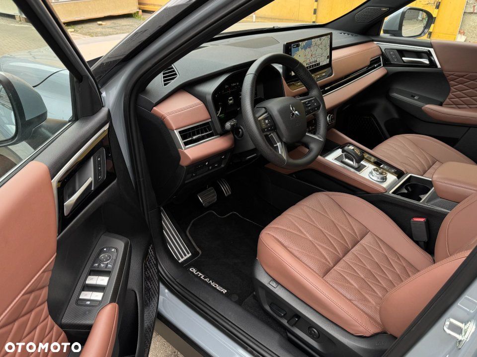 Mitsubishi Outlander - 8