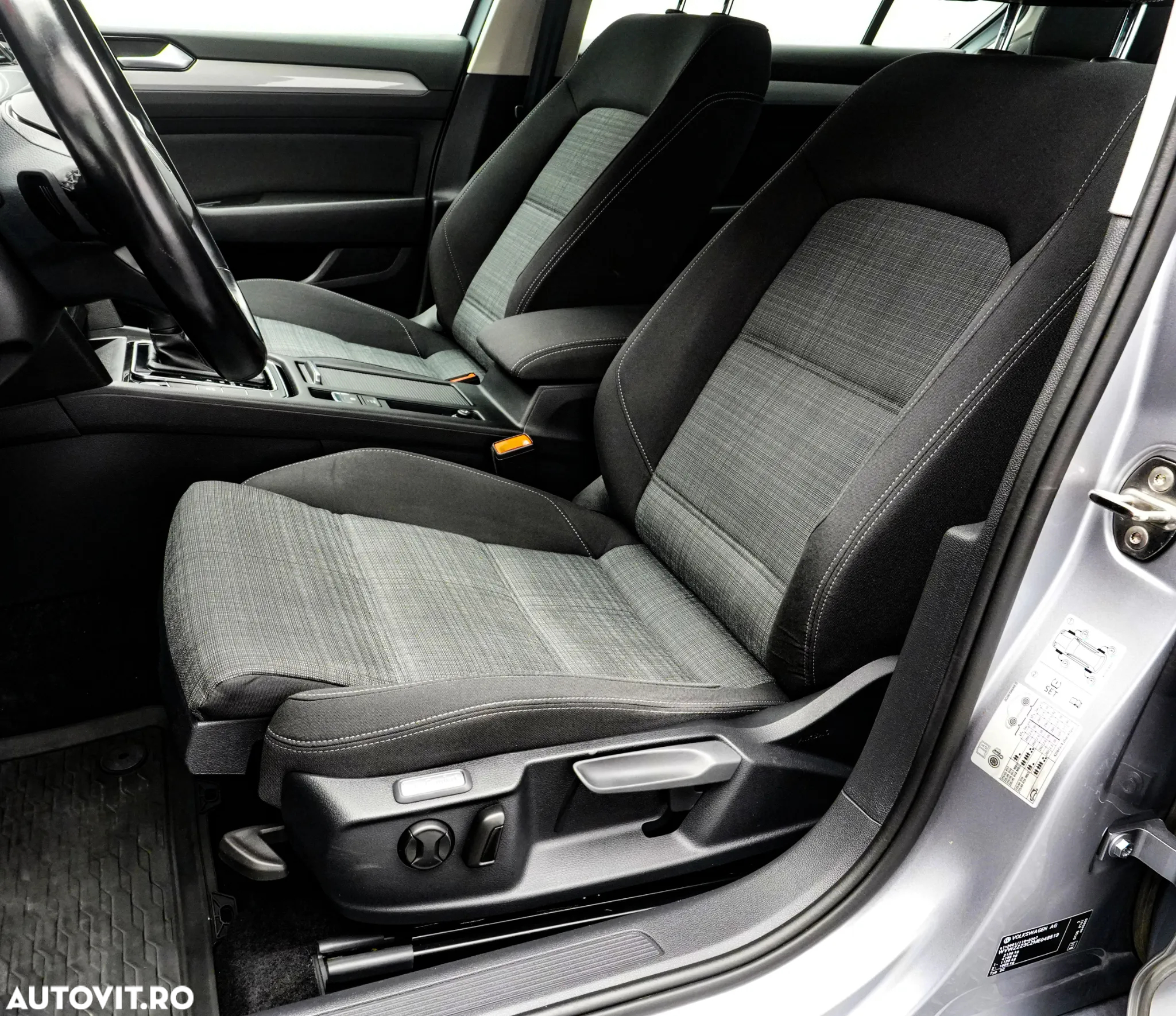 Volkswagen Passat 2.0 TDI DSG Comfortline - 14
