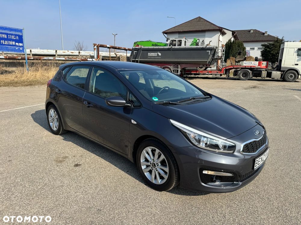 Kia Ceed 1.4 CVVT Dream Team Edition - 10