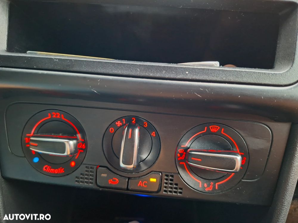 Volkswagen Polo 1.2 Attractive - 9