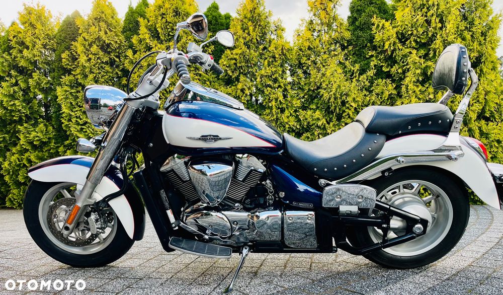 Suzuki Intruder - 1