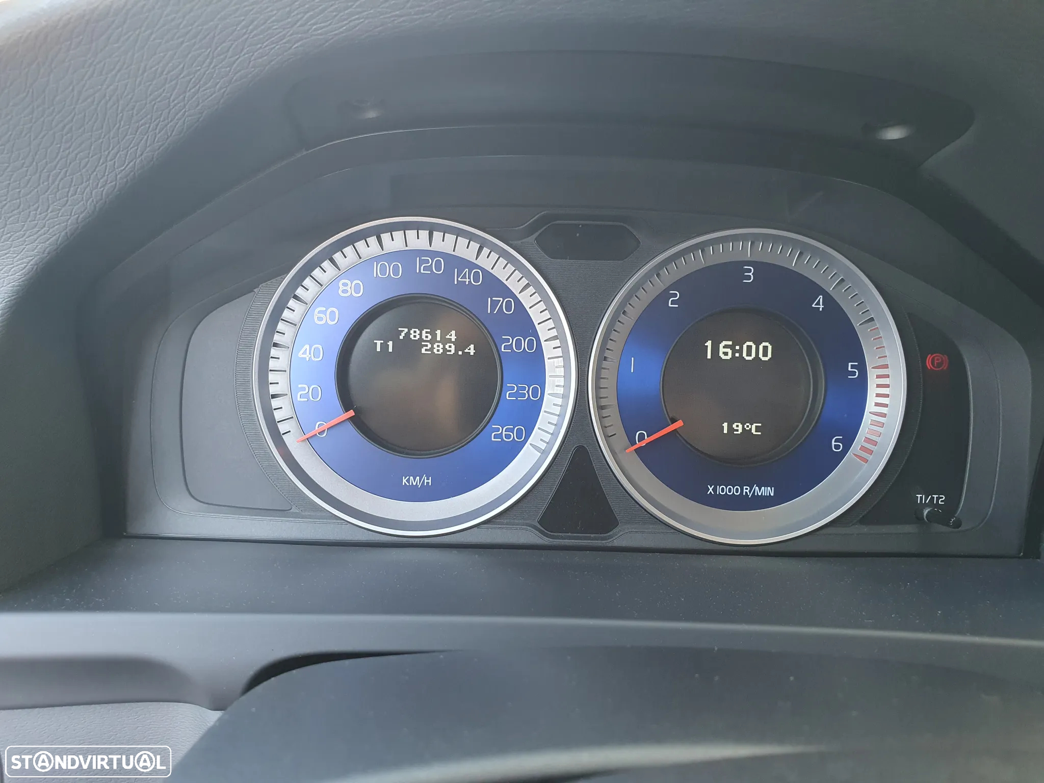 Volvo V60 2.0 D4 R-Design Start/Stop - 21