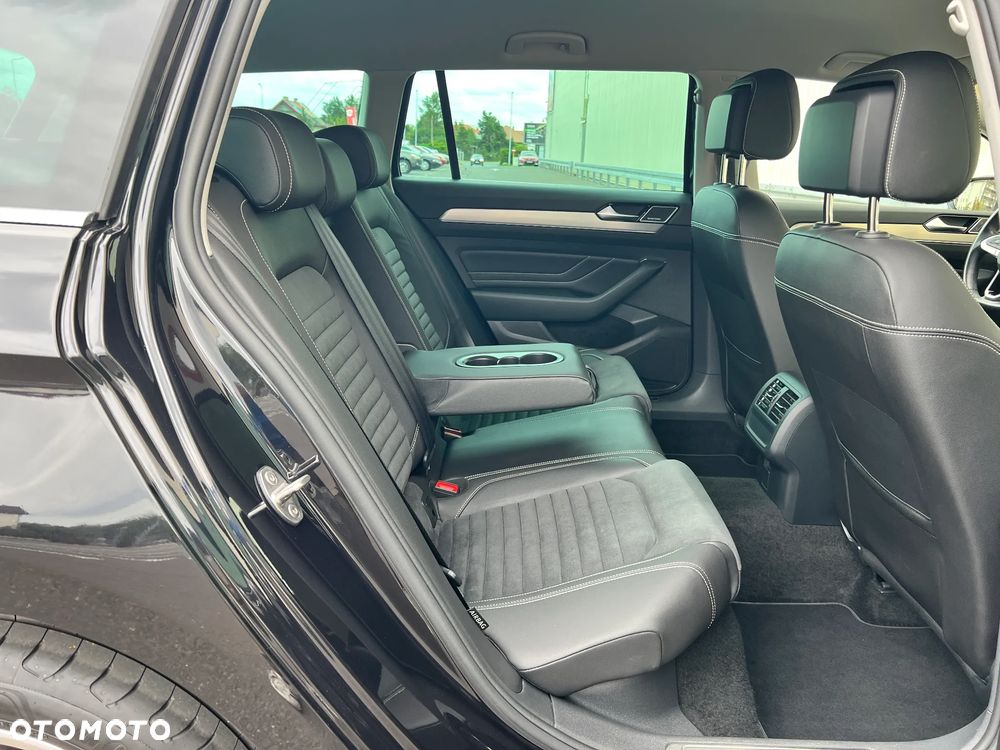 Volkswagen Passat 2.0 TSI Elegance DSG - 17