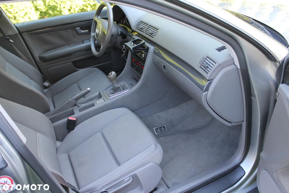 Audi A4 Limousine - 11