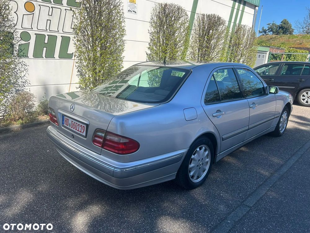 Mercedes-Benz Klasa E - 4