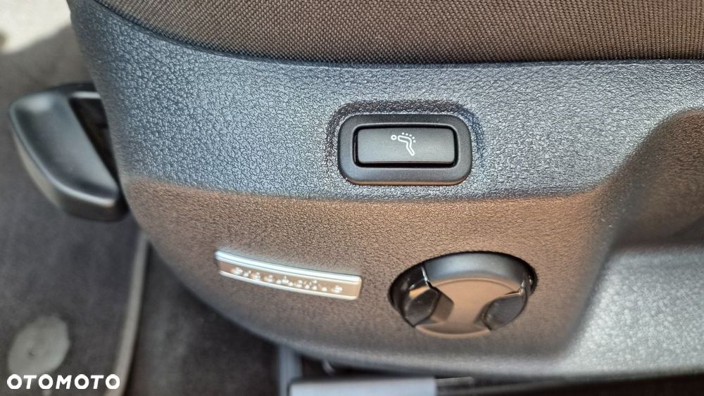 Volkswagen Golf Variant 2.0 TDI SCR DSG Highline - 26