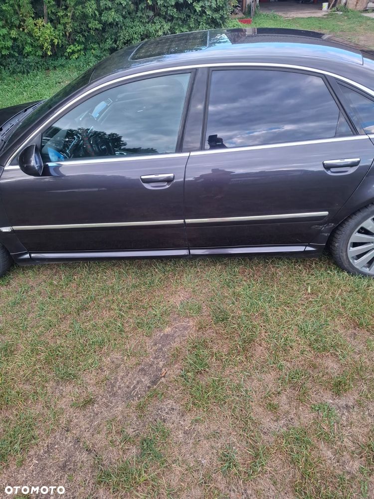 Audi A8 4.2 L Quattro - 18