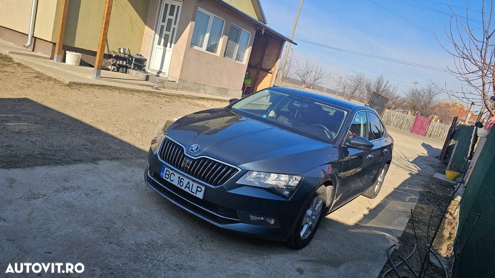 Skoda Superb 2.0 TDI DSG Ambition - 3