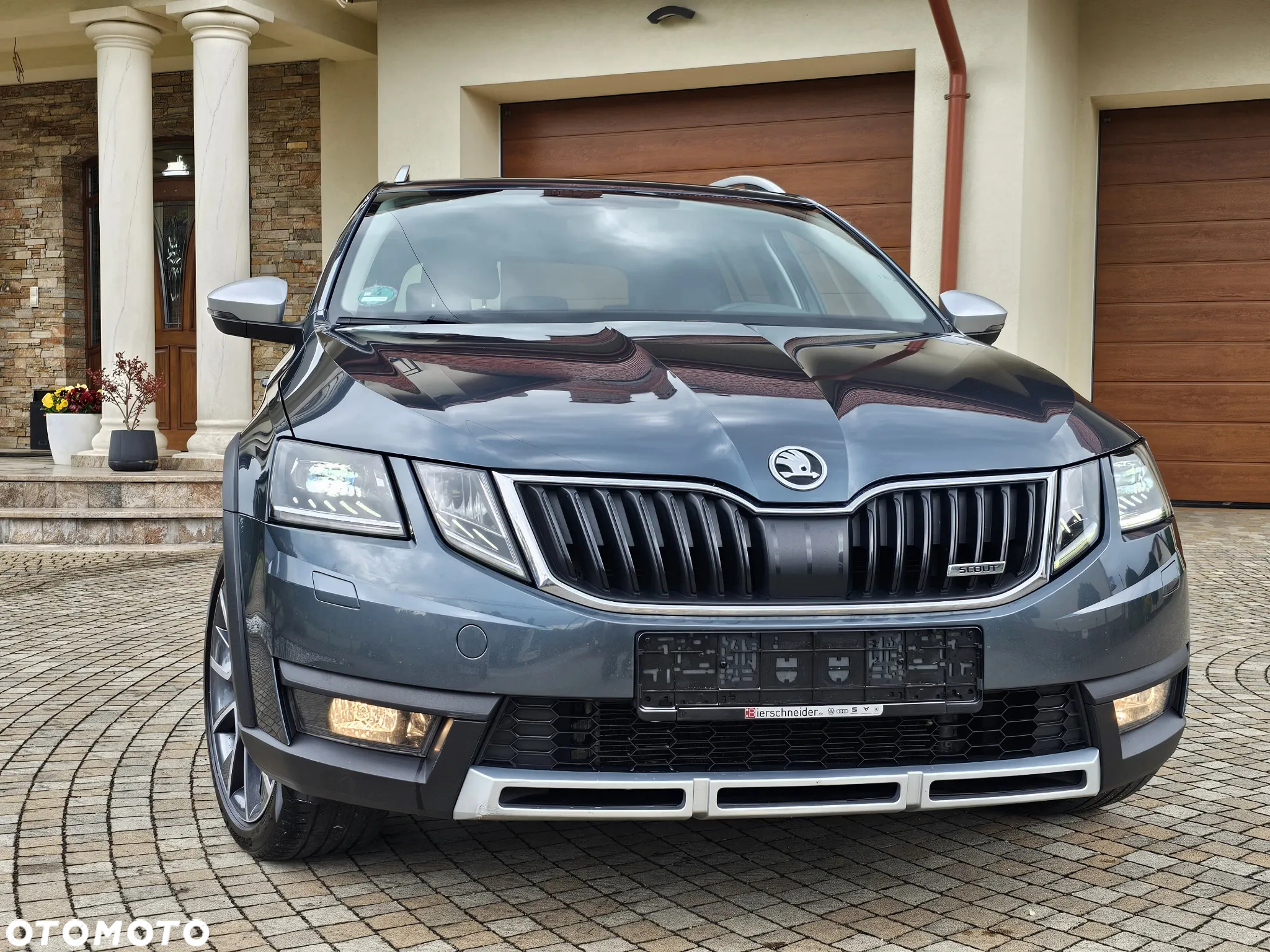 Skoda Octavia Combi 2.0 TDI 4x4 DSG Scout - 10