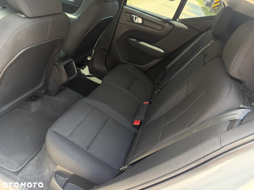 Volvo XC 40 T3 Momentum - 33