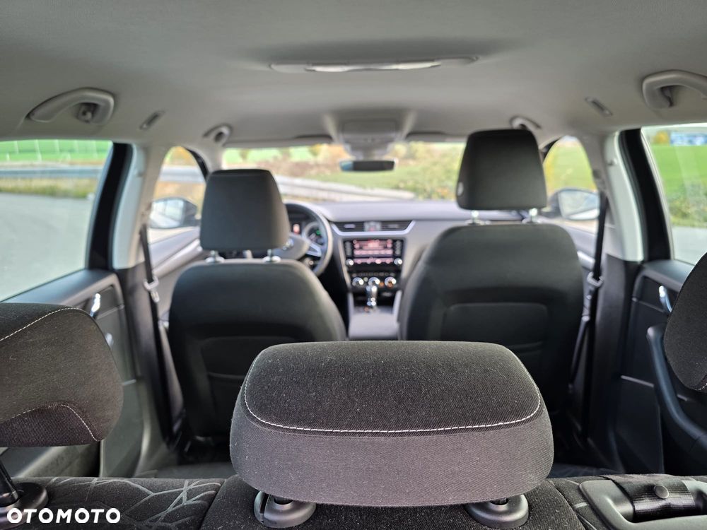 Toyota Avensis Touring Sports 1.8 Multidrive S Executive - 13