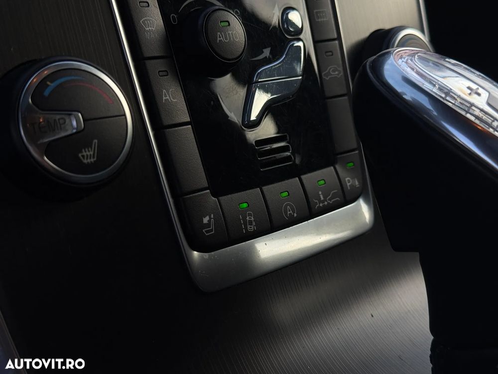 Volvo V60 D4 Geartronic Momentum - 9