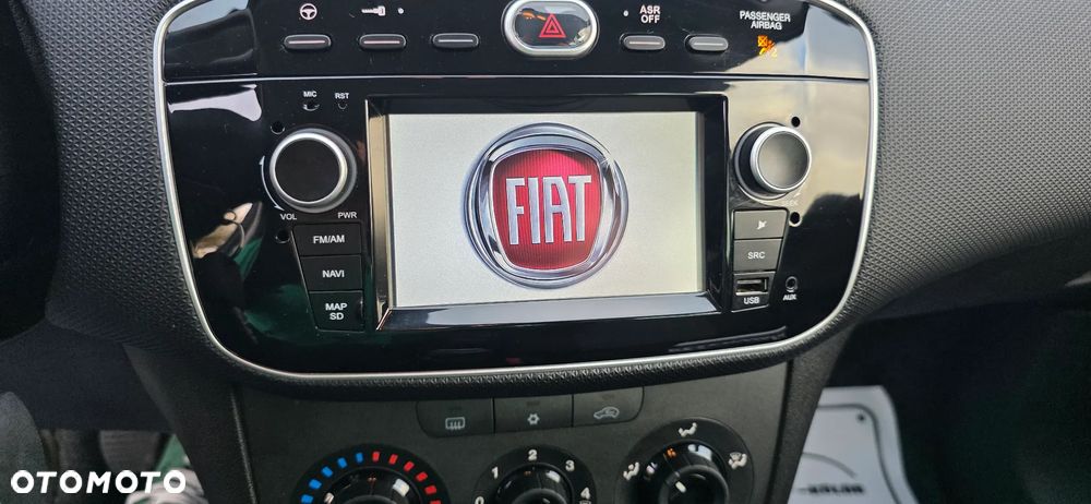 Fiat Punto 1.2 Young - 23