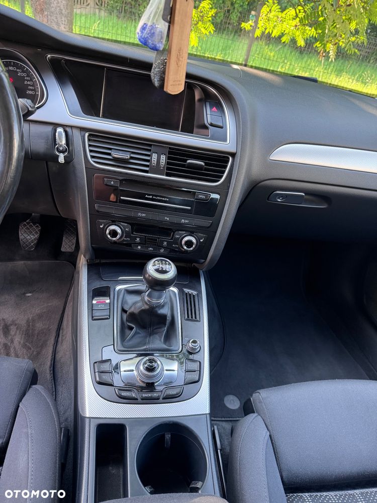 Audi A4 Avant 2.0 TDI - 10