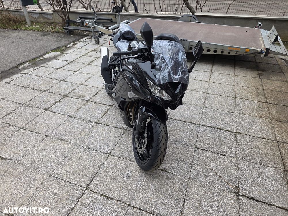 Kawasaki Ninja ZX-4R - 3