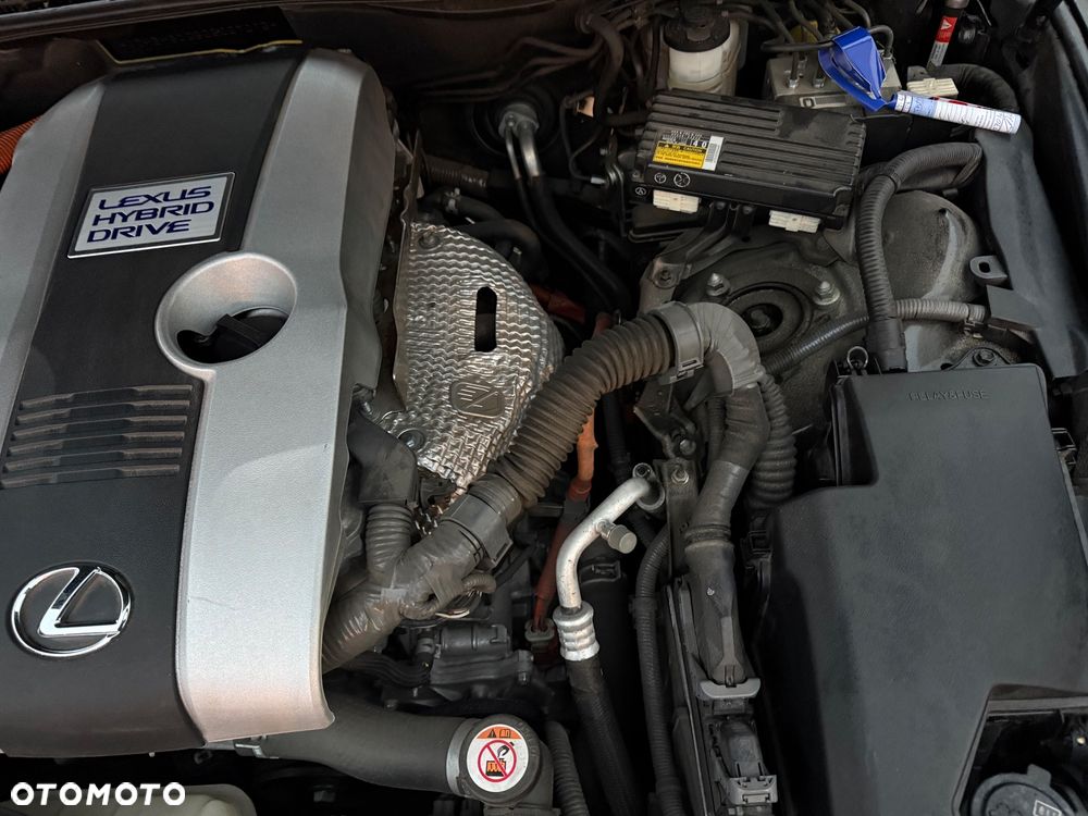 Lexus IS 300h F Sport - 17