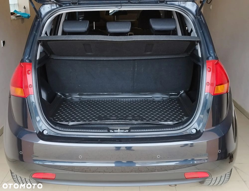 Kia Venga 1.6 CRDi 128 Business Line - 10