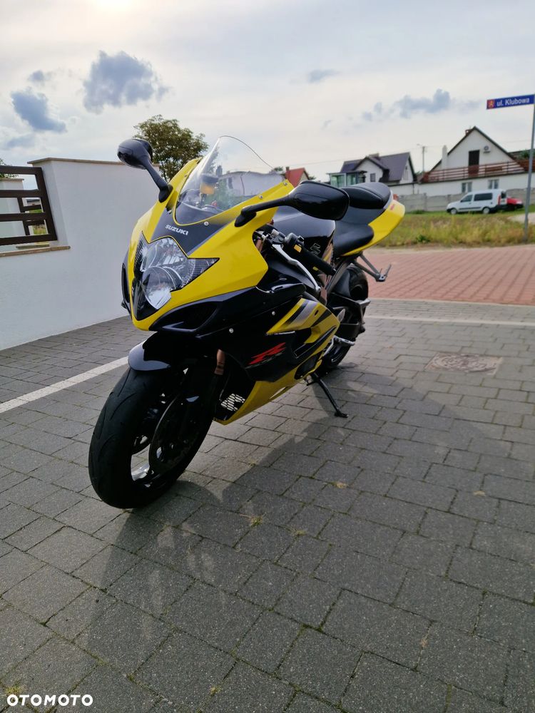 Suzuki GSX-R - 4